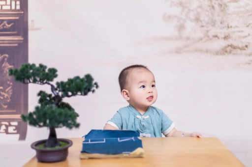 宜昌五个月宝宝可以站吗